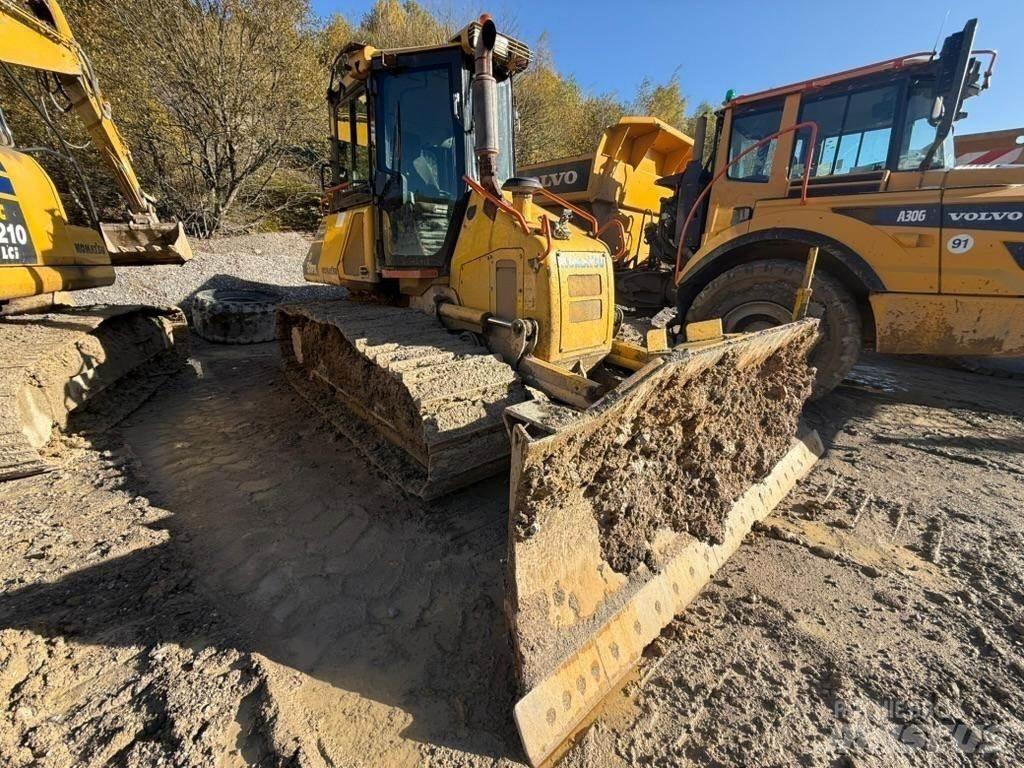 Komatsu D51PX Buldožeri guseničari