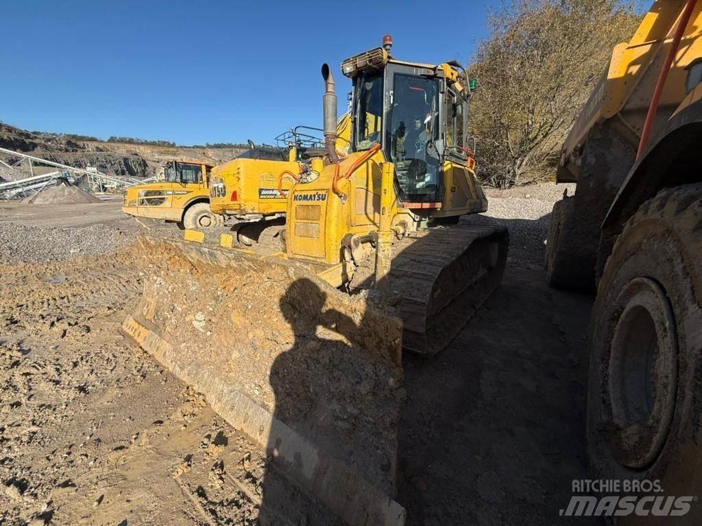 Komatsu D51PX Buldožeri guseničari