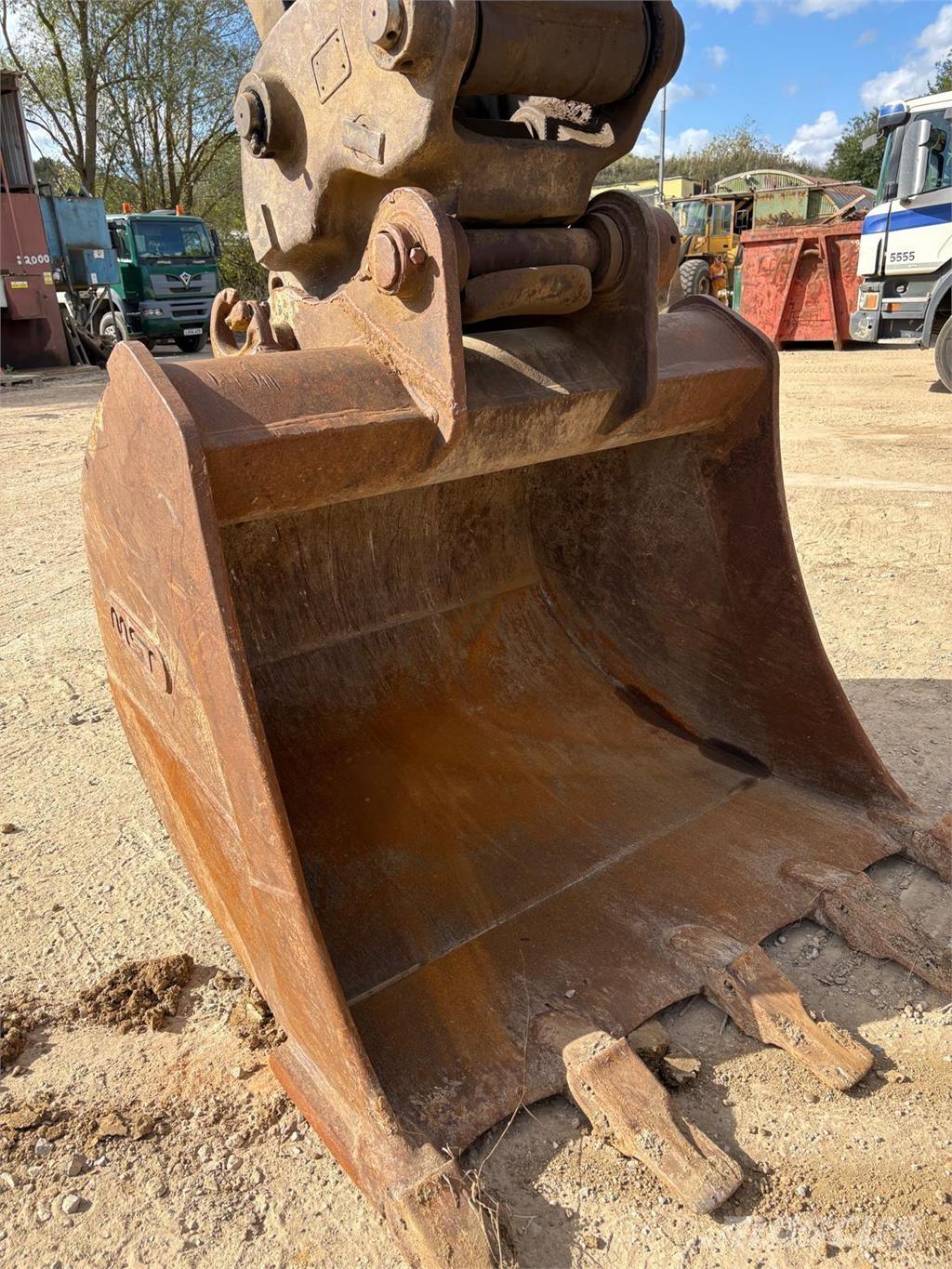 Volvo EC290BLC Bageri guseničari