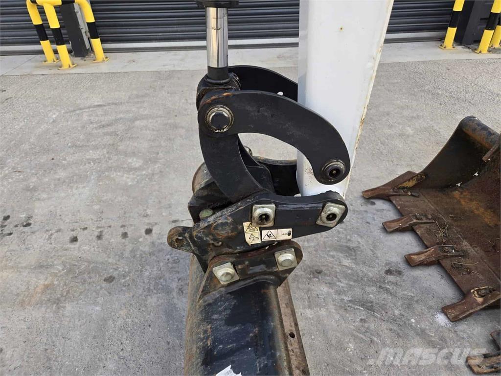 Bobcat E17 Mini bageri < 7t