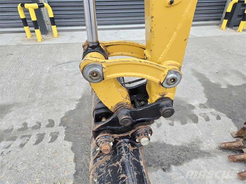 CAT 302.7 Mini bageri < 7t
