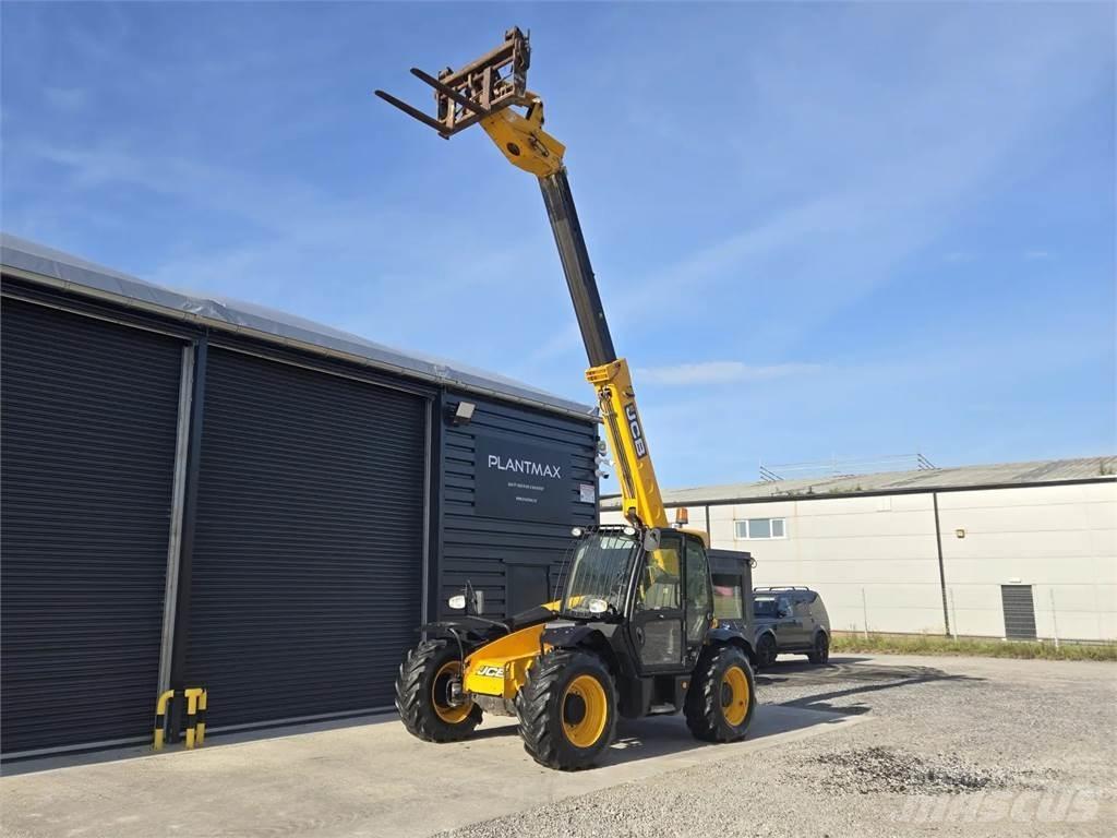 JCB -- Teleskopski viljuškari