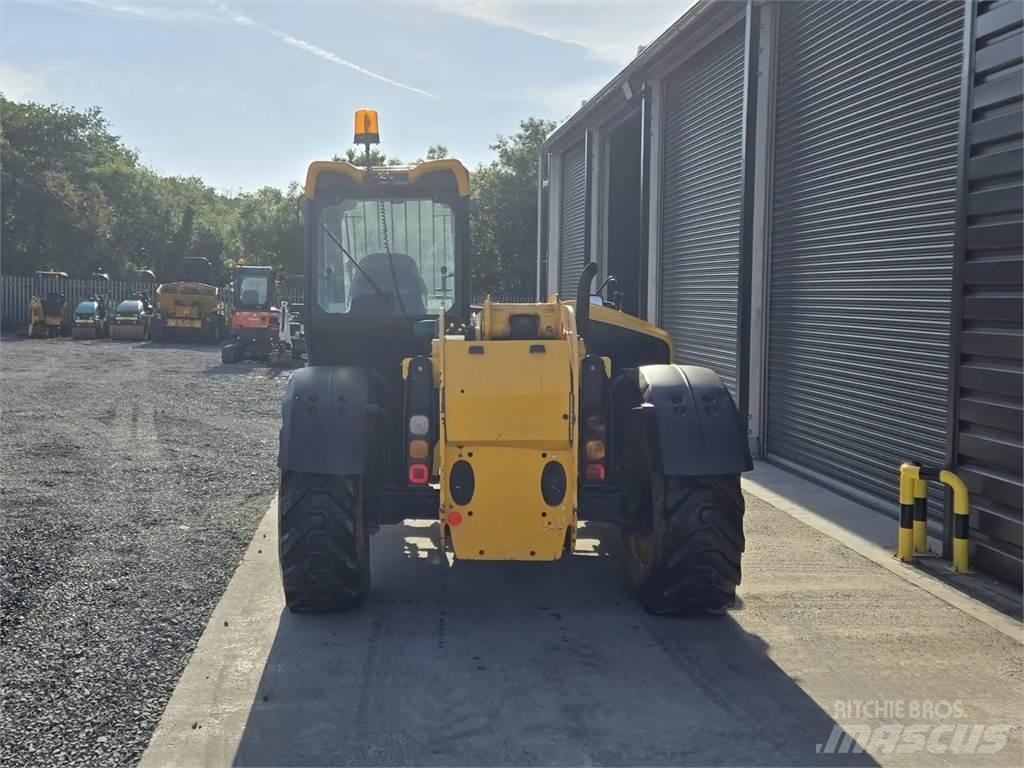 JCB -- Teleskopski viljuškari