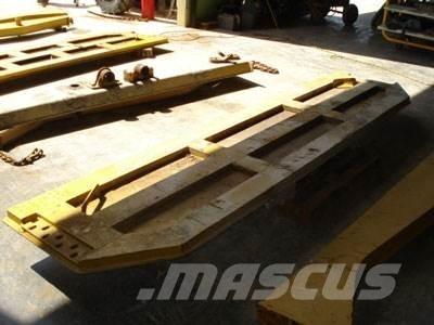 CAT 740 Tailgate Ostale komponente za građevinarstvo