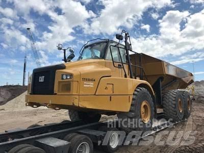 CAT 745C Zglobni damperi