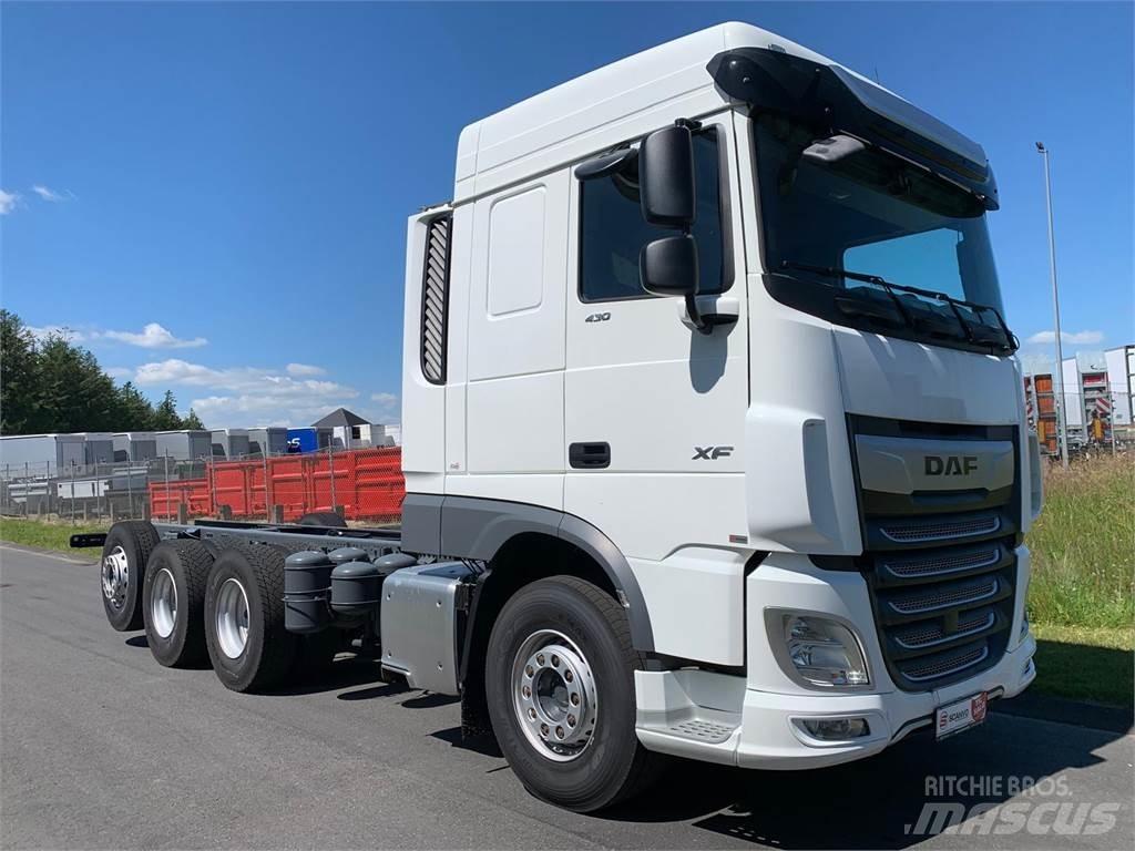DAF XF 430 8x4*4 Kamioni-šasije