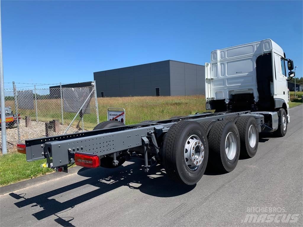 DAF XF 430 8x4*4 Kamioni-šasije