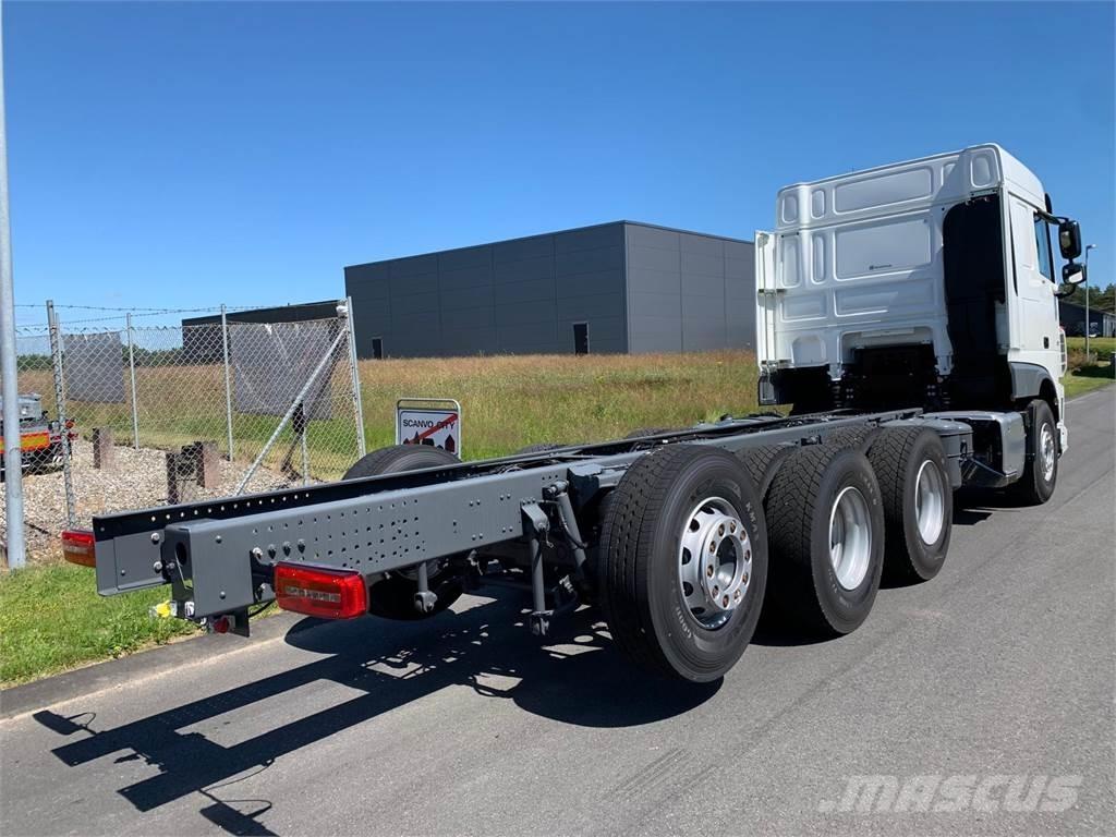 DAF XF 430 8x4*4 Kamioni-šasije