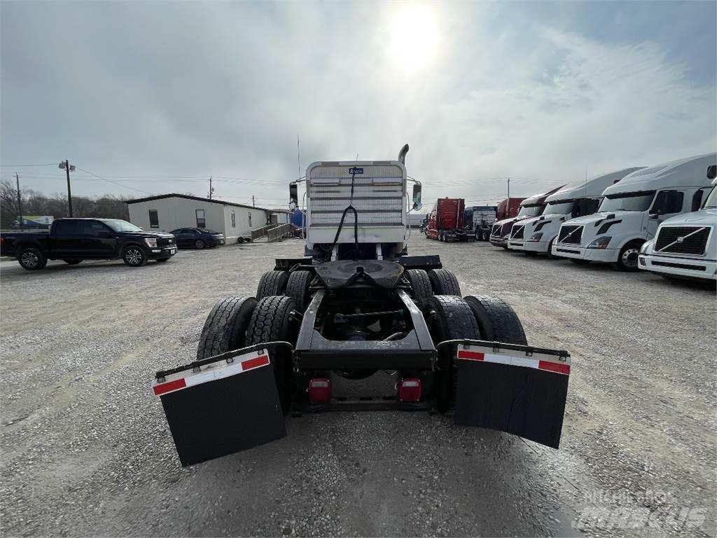 Mack CXU613 Tegljači