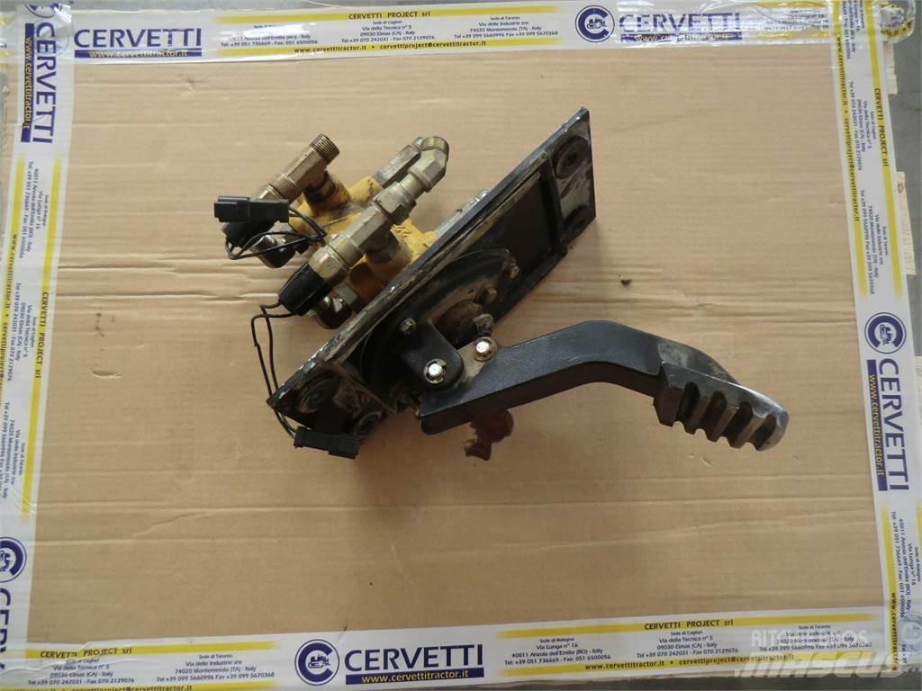 CAT 735 Ostalo za građevinarstvo