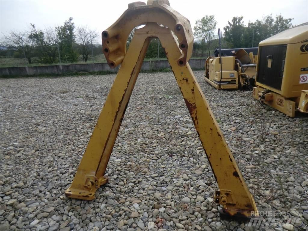 CAT 735 Šasija i vešenje