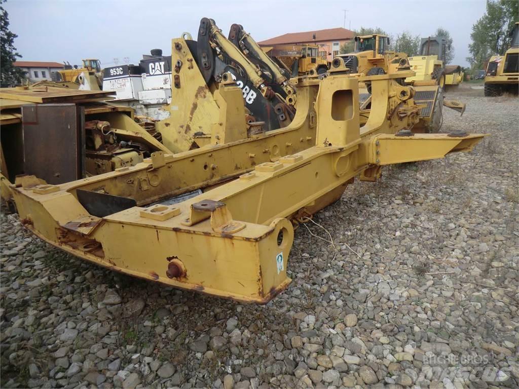 CAT 735 Šasija i vešenje