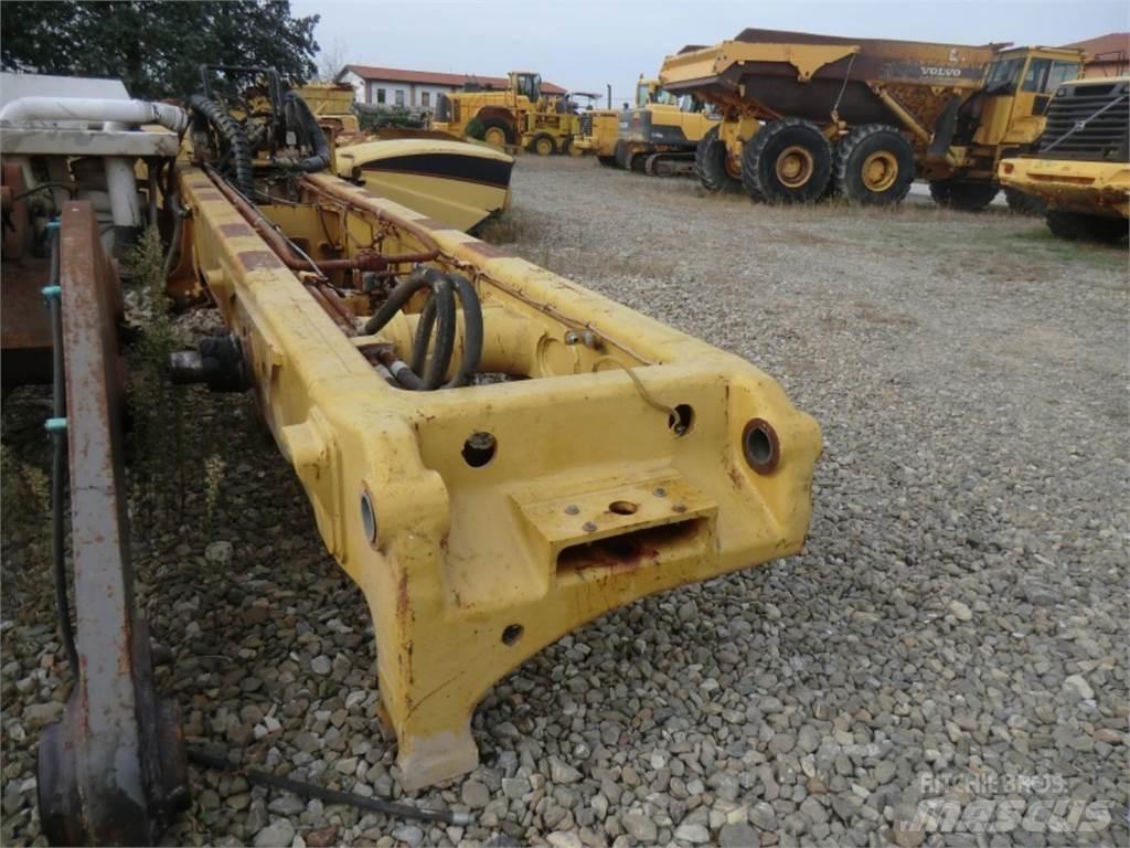 CAT 735 Šasija i vešenje