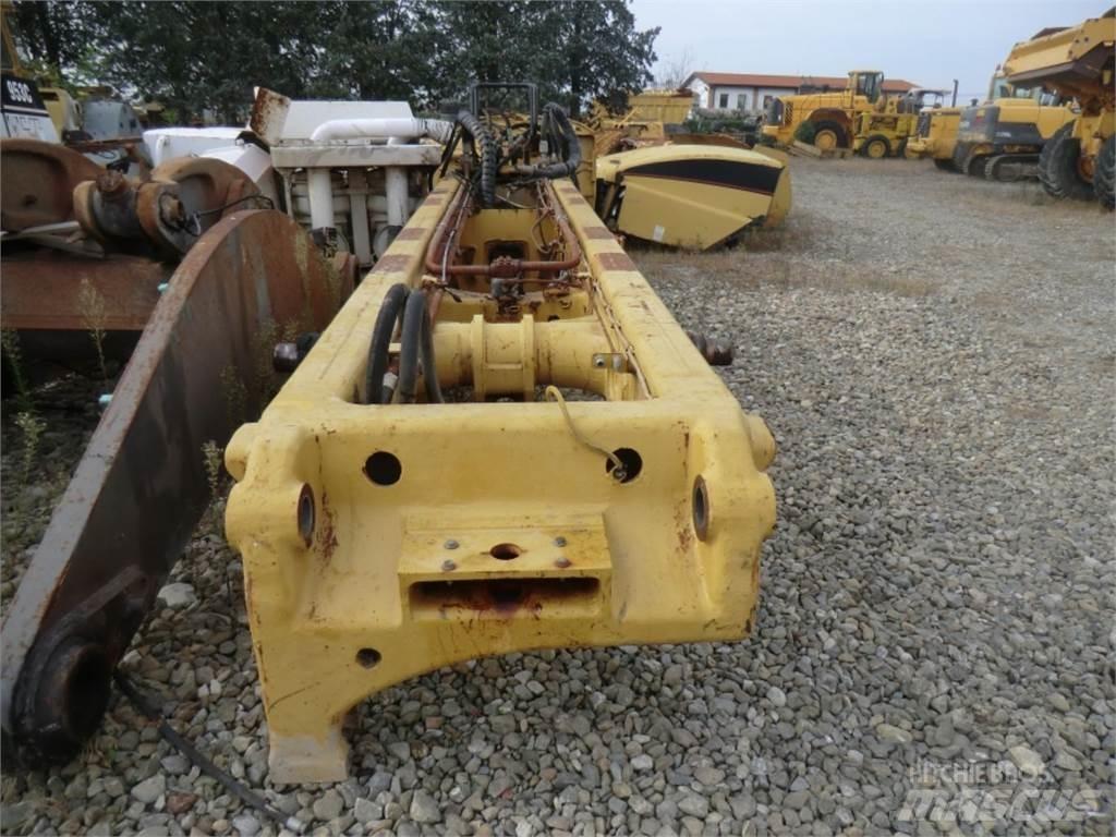 CAT 735 Šasija i vešenje