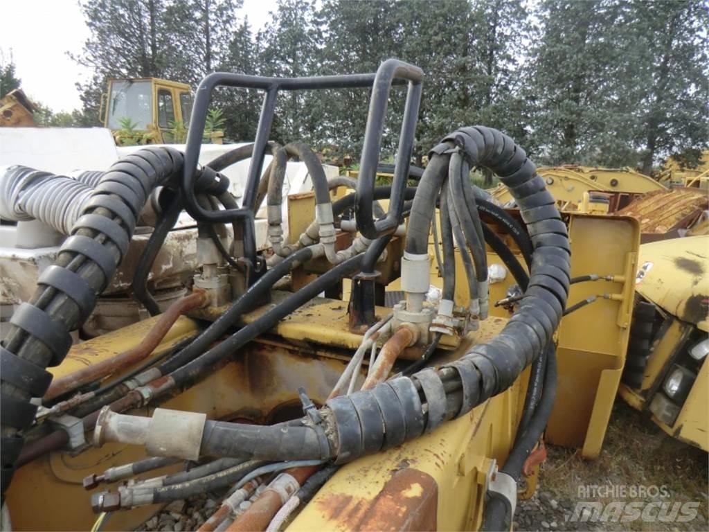 CAT 735 Šasija i vešenje