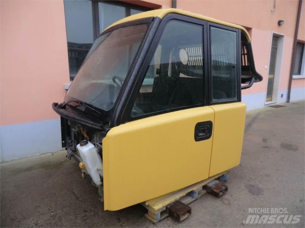 CAT 735 Šasija i vešenje