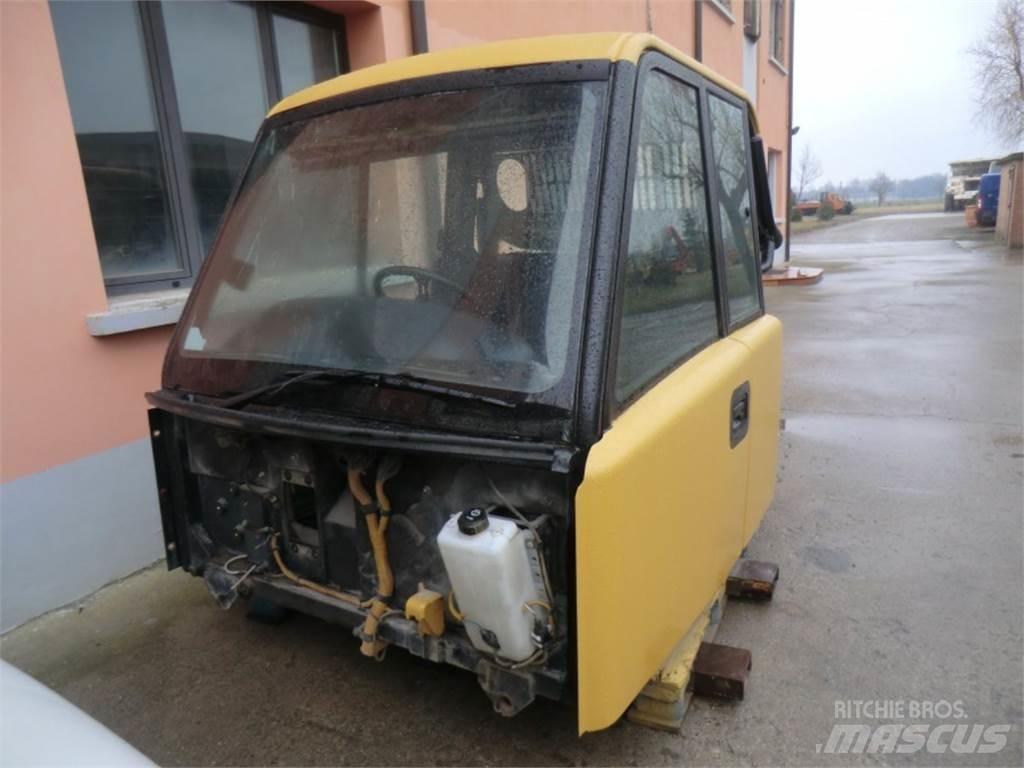 CAT 735 Šasija i vešenje