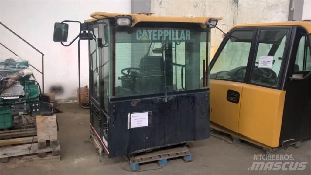 CAT 928G Šasija i vešenje