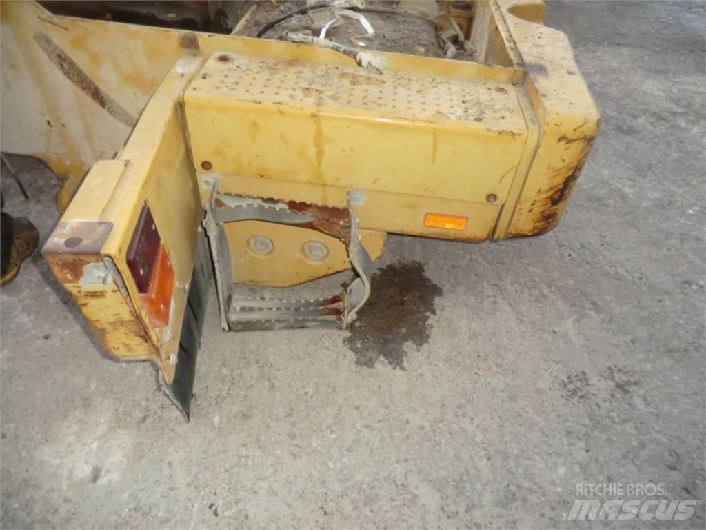CAT 928G Šasija i vešenje