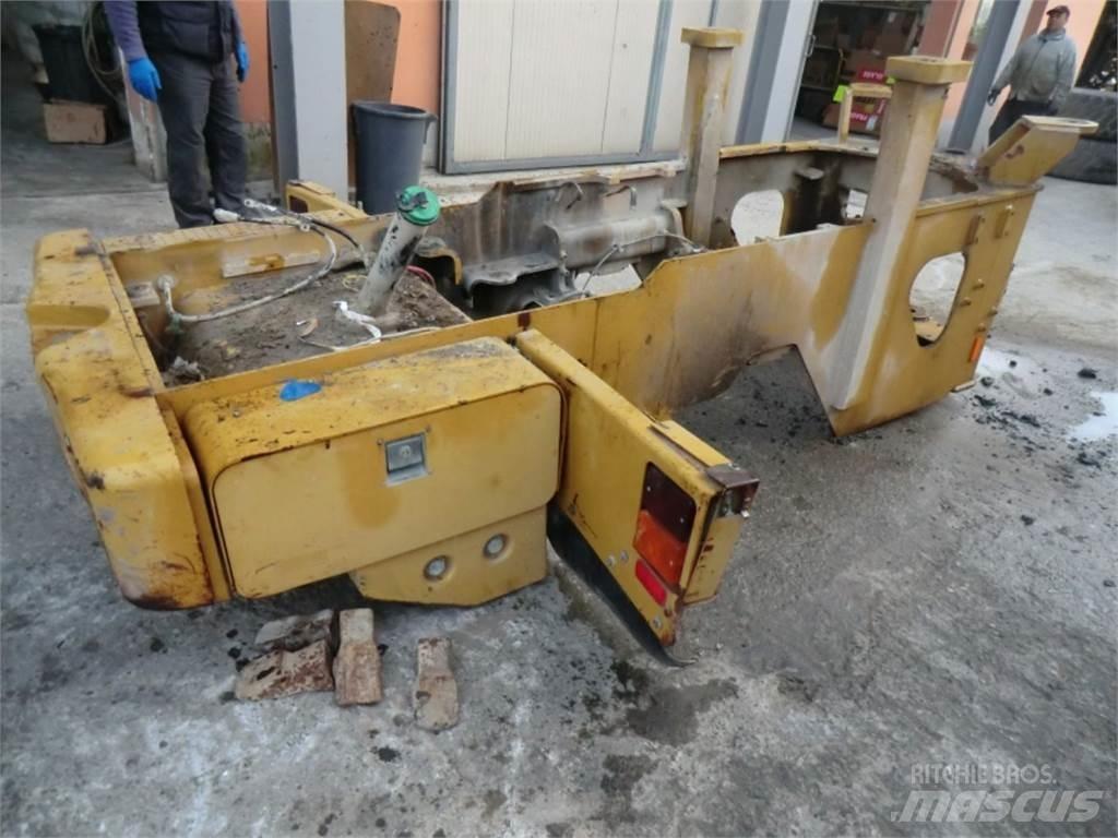 CAT 928G Šasija i vešenje