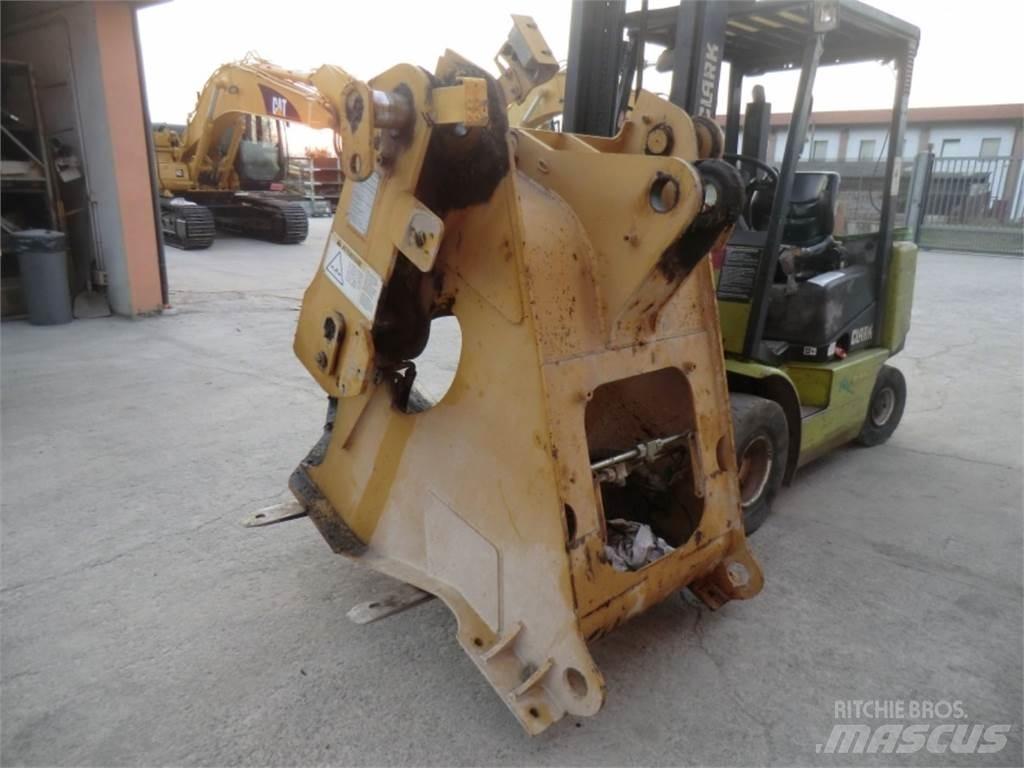 CAT 928G Šasija i vešenje