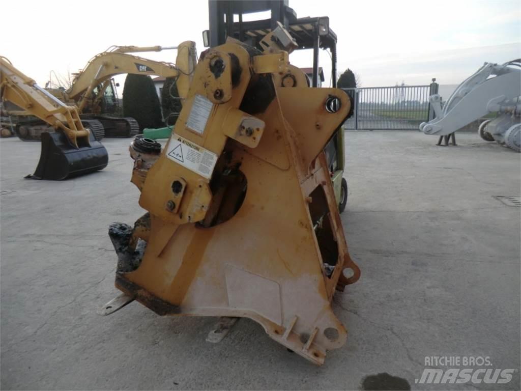 CAT 928G Šasija i vešenje