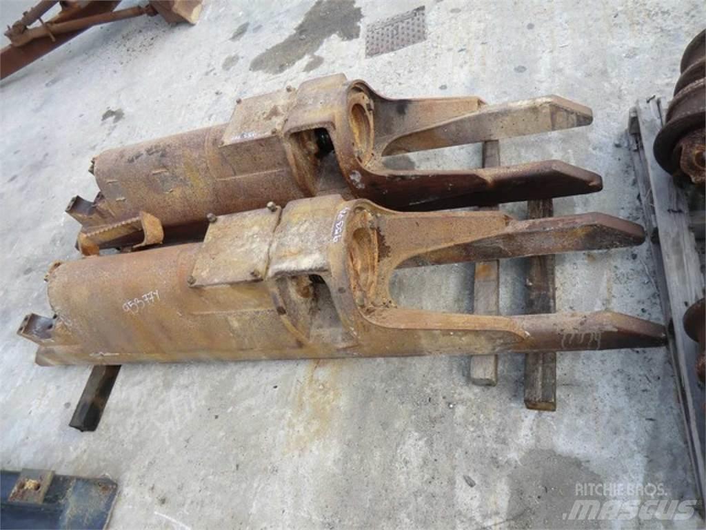 CAT 953 Gusenice za građevinarstvo