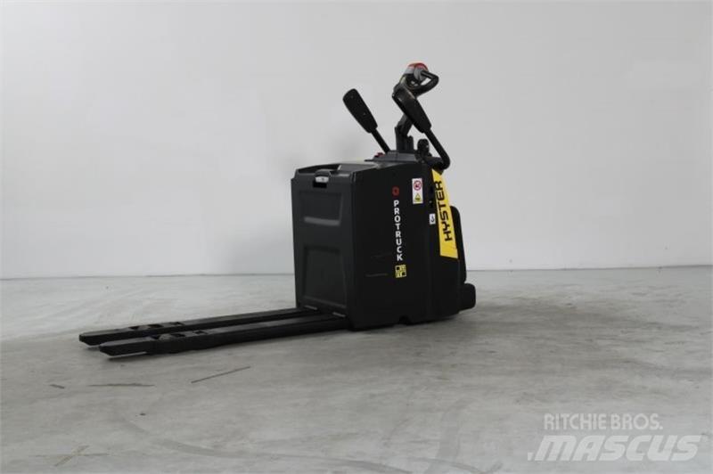 Hyster P2.0S Nisko podizni električni viljuškar sa stajalištom