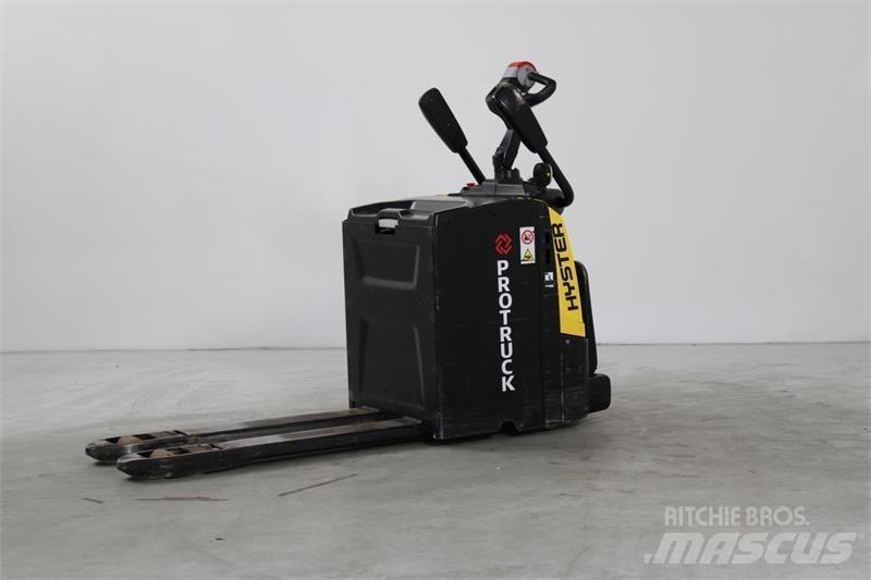 Hyster P2.0S Nisko podizni električni viljuškar sa stajalištom