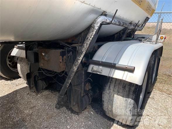 Etnyre STEEL 7,500 Poluprikolice cisterne