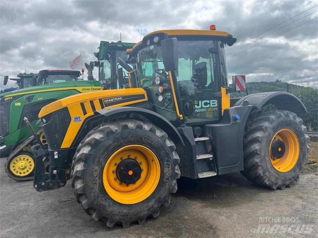 JCB 4220 Ostale mašine i oprema za stoku