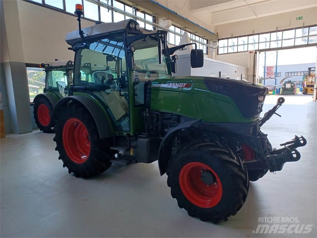 Fendt 211F Traktori
