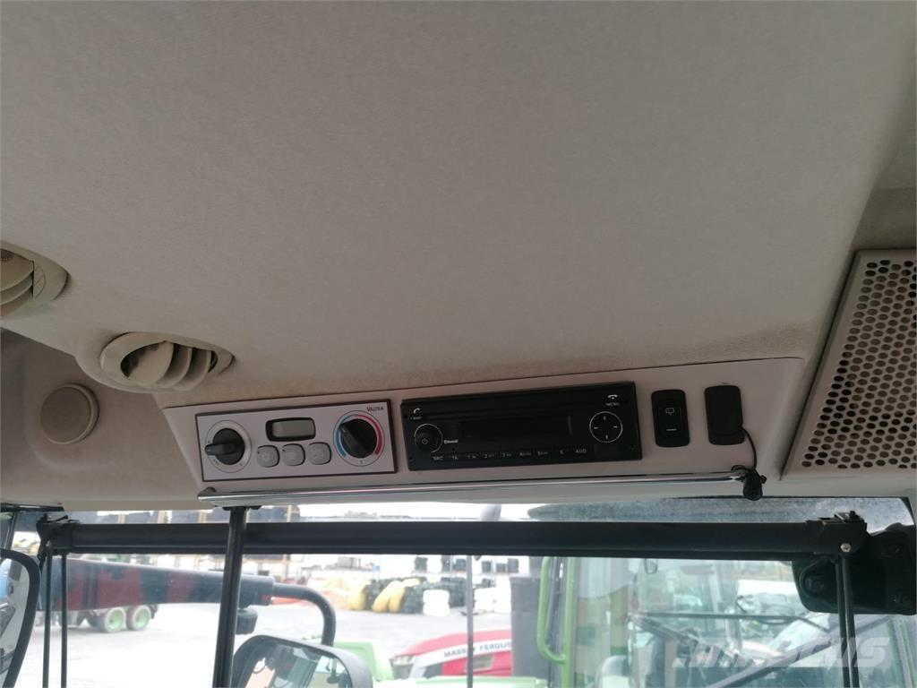 Valtra S324 Traktori