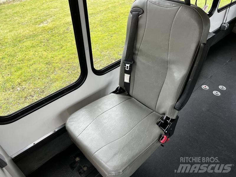 Ford Econoline Mini autobusi
