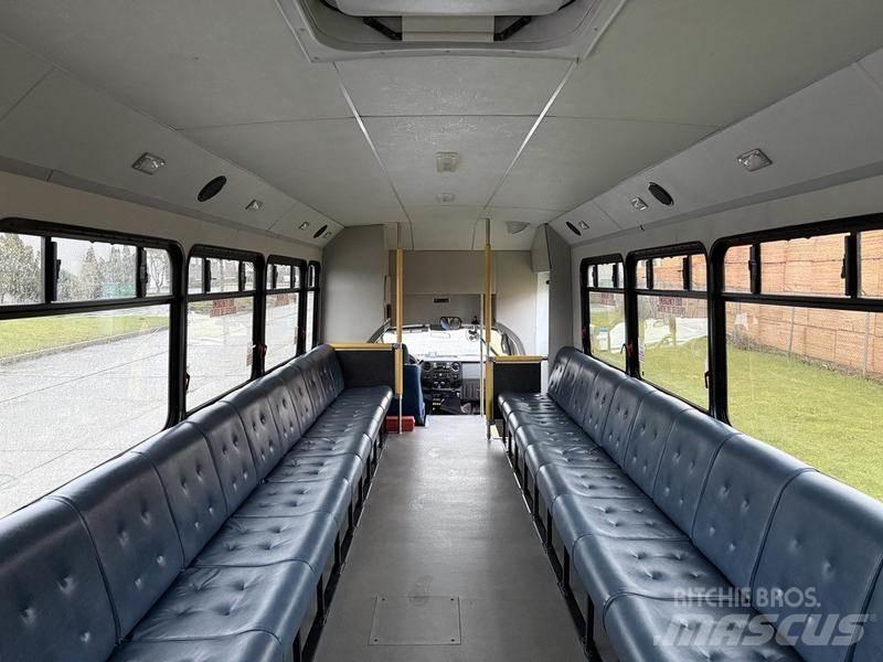 Ford F-550 Mini autobusi