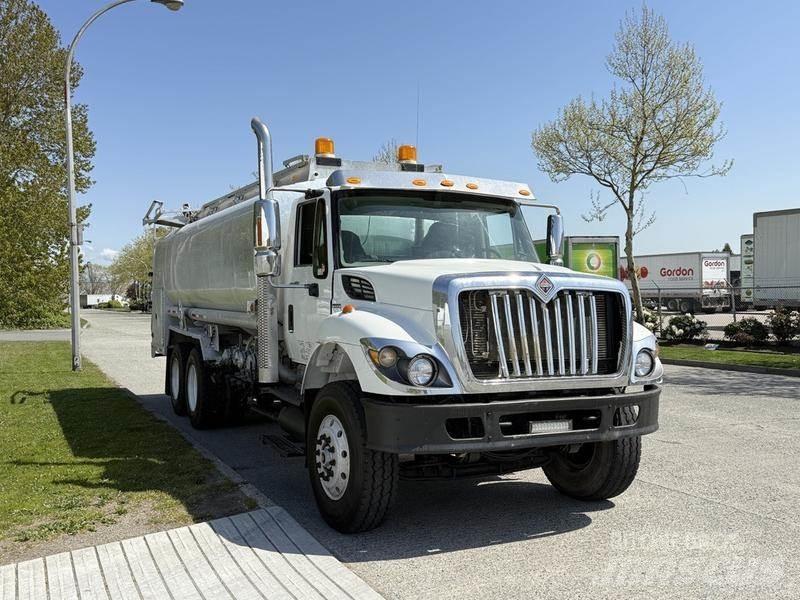 International 7500 Kamioni cisterne