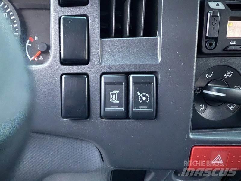 Isuzu NPR Kamioni sa otvorenim sandukom