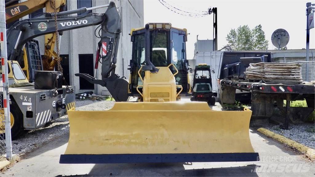 Komatsu D37PX-22 Bageri guseničari