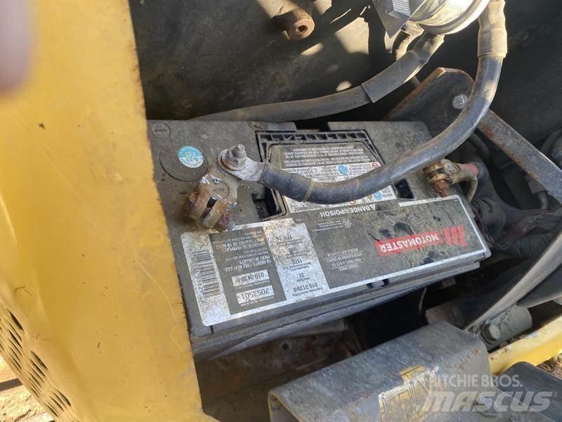 Komatsu PC55MR2 Bageri guseničari
