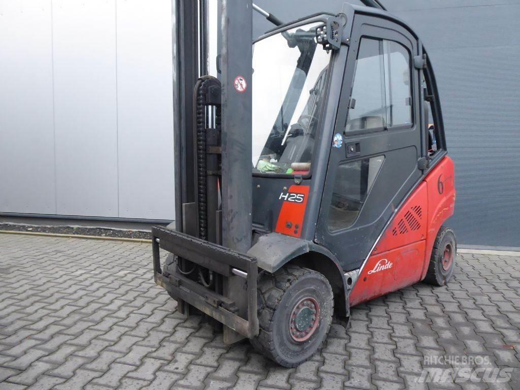 Linde H25T-01 Plinski viljuškari