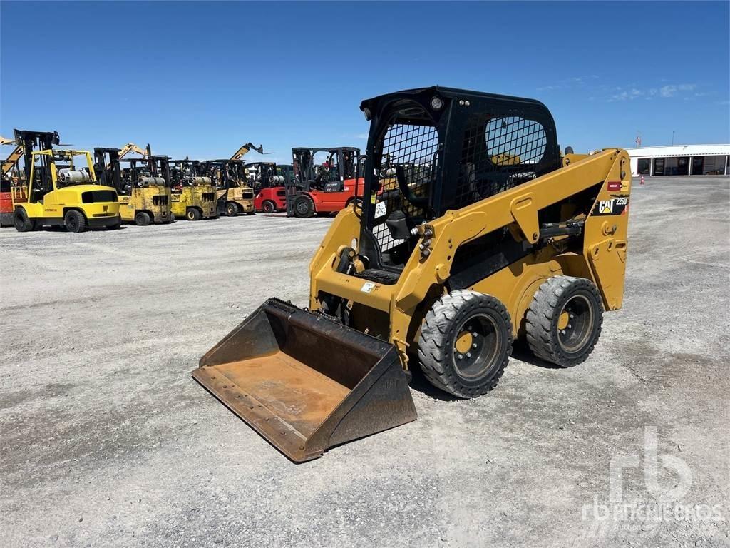 CAT 226D C1-H2 Skid steer mini utovarivači