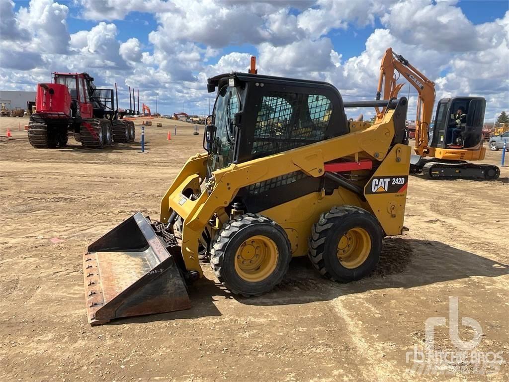 CAT 242D Skid steer mini utovarivači
