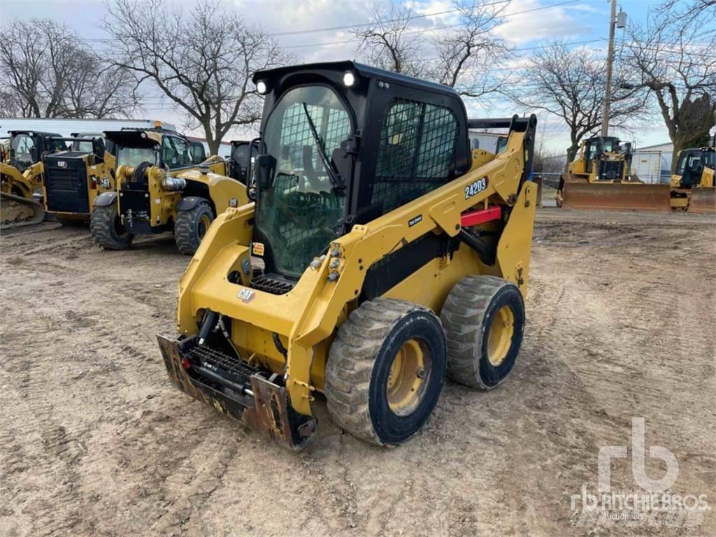 CAT 242D3 Skid steer mini utovarivači
