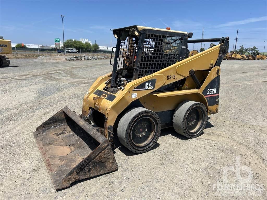 CAT 252B Skid steer mini utovarivači