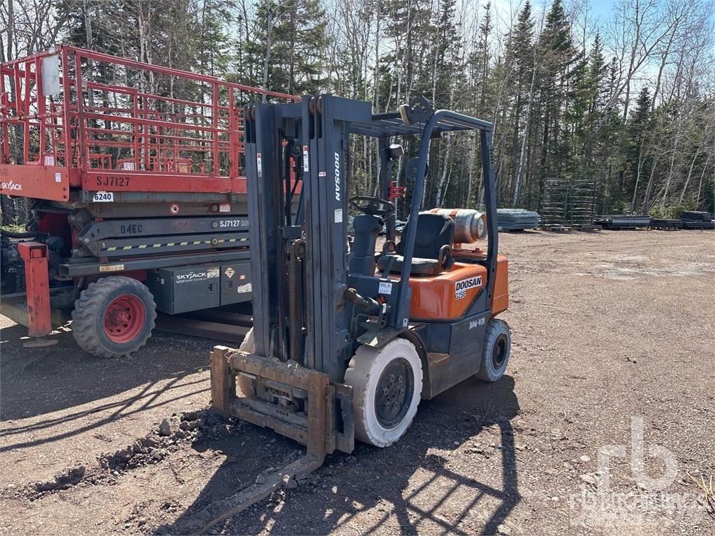 Doosan G25E-3 Dizelski viljuškari