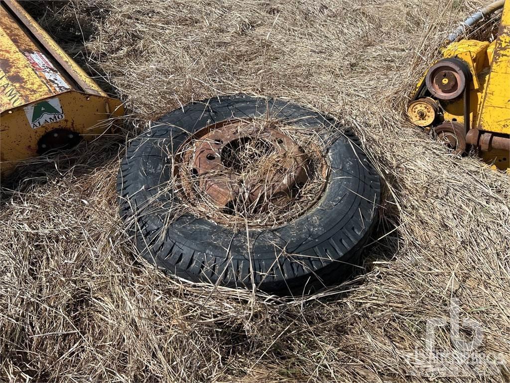 Dunlop 9.00-20 Gume, točkovi i felne