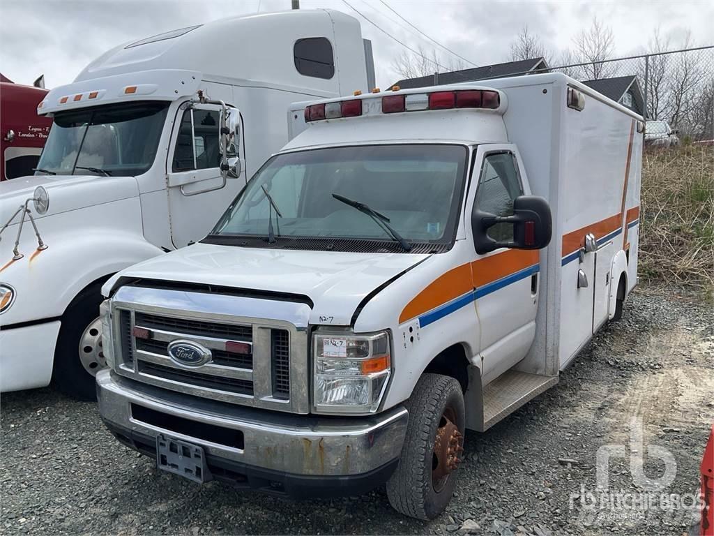 Ford E-350 Ambulante