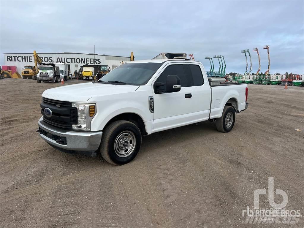 Ford F-250 Pik up kamioni