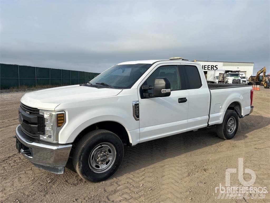 Ford F-250 Pik up kamioni
