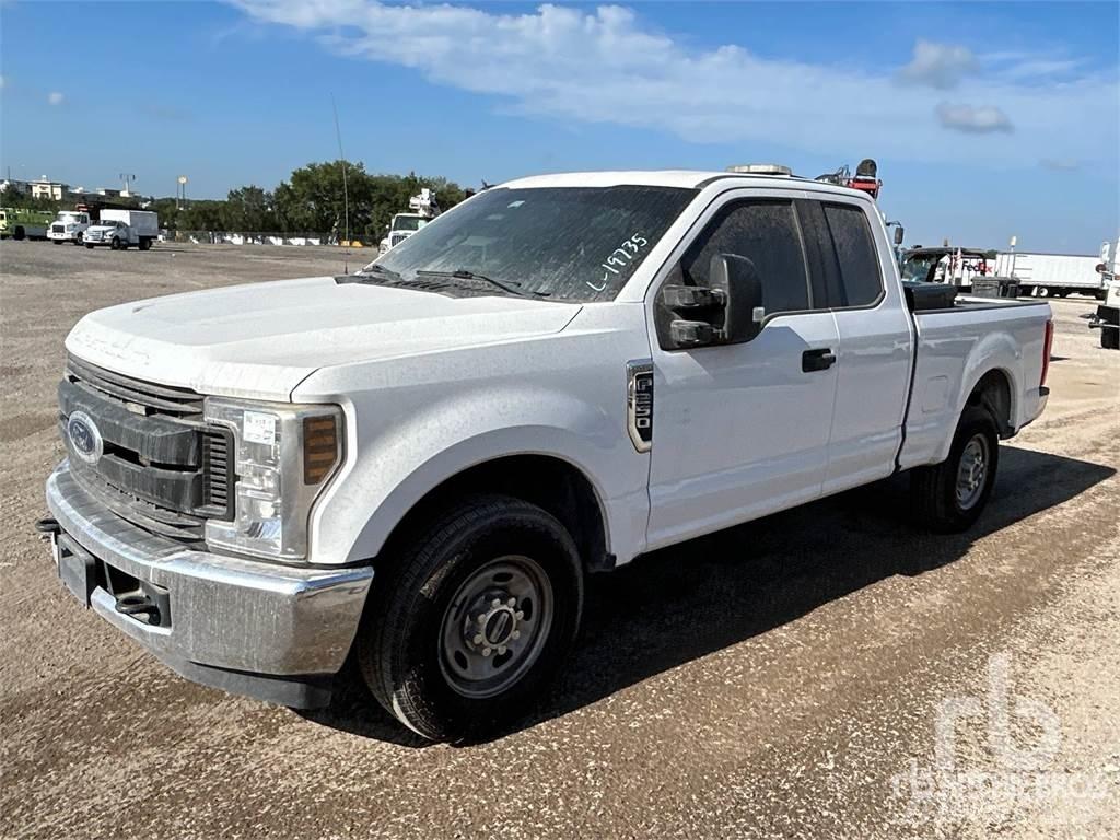 Ford F-250 Pik up kamioni